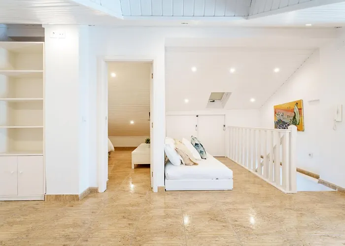 Charming Apartment-1 Minute To The *