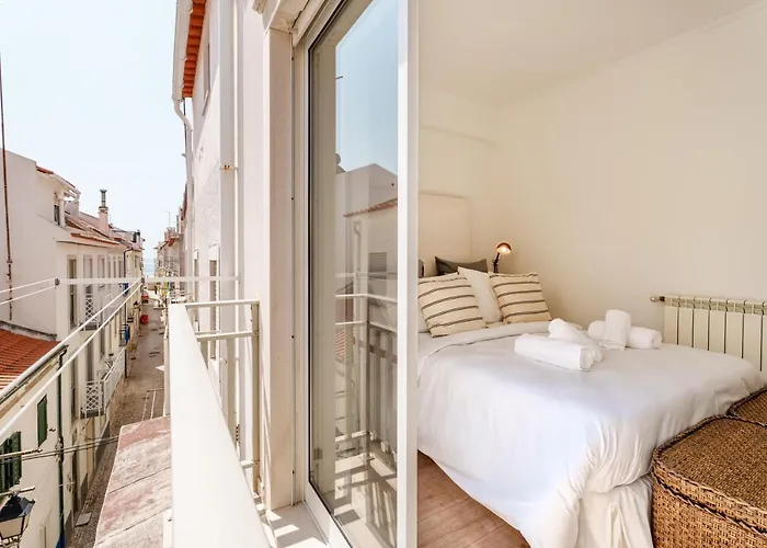 Charming Apartment-1 Minute To The *