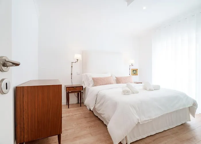 Charming Apartment-1 Minute To The